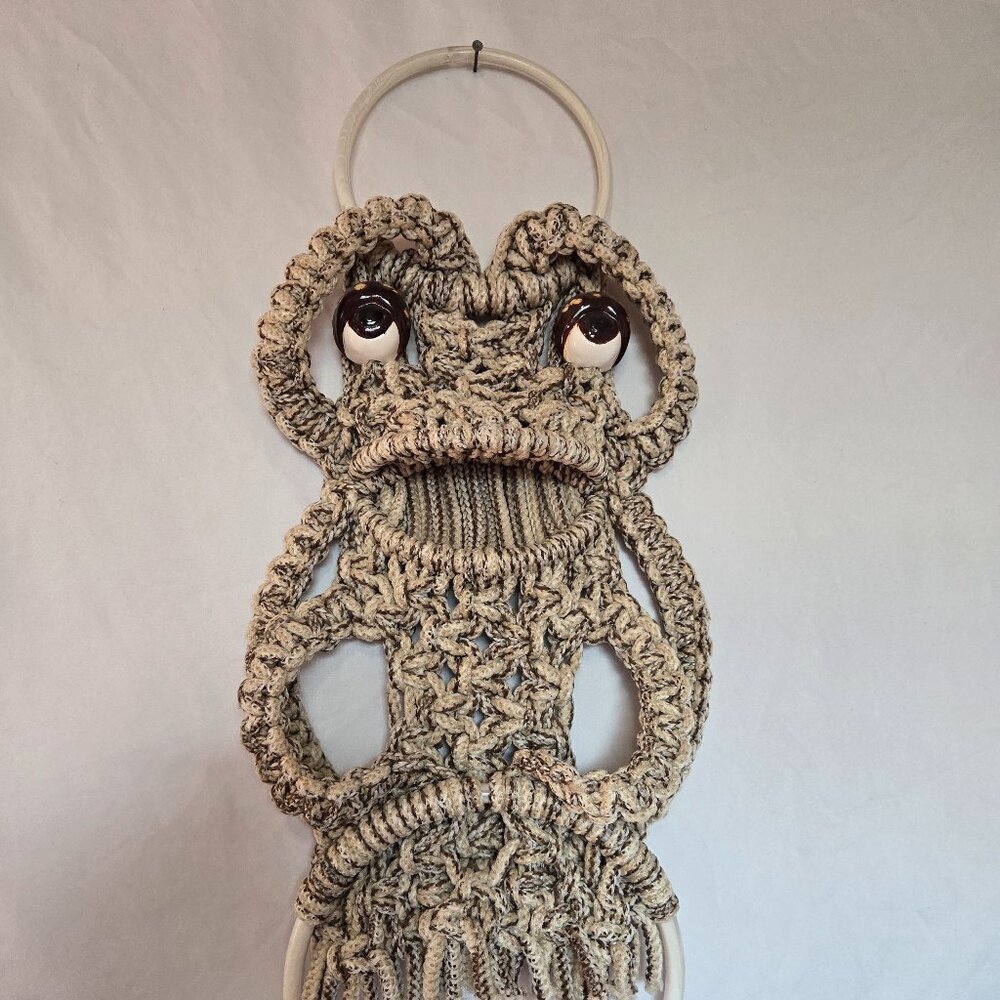 70s Macreme Frog Towel Holder